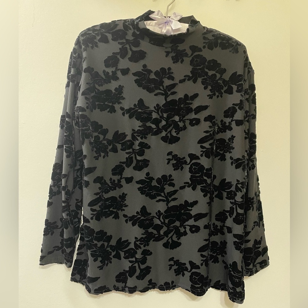 Top with floral velvet